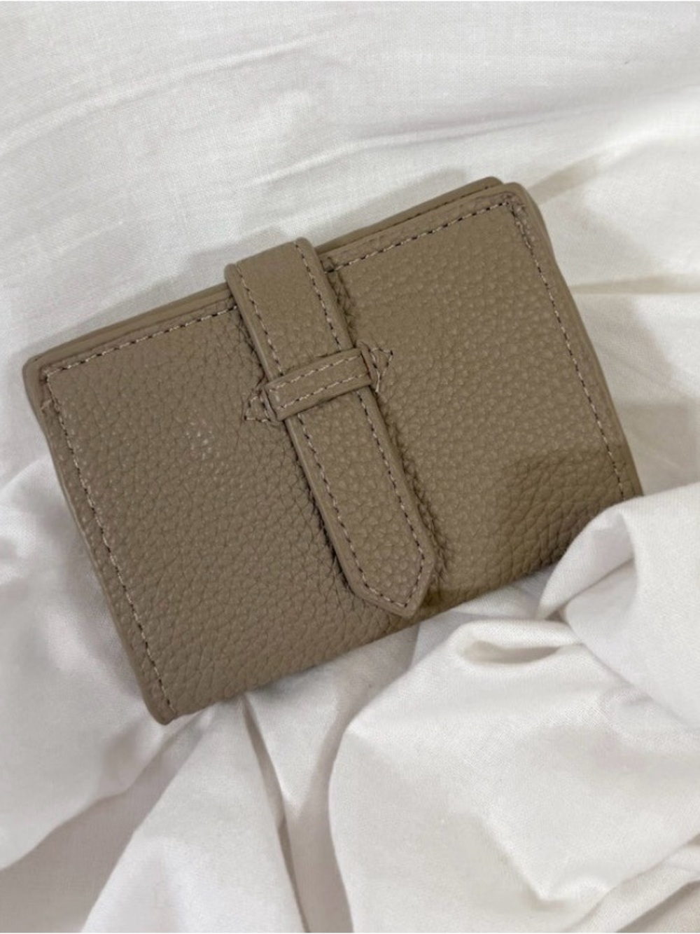 Classic Pebbled Leather Bifold Wallet - Taupe